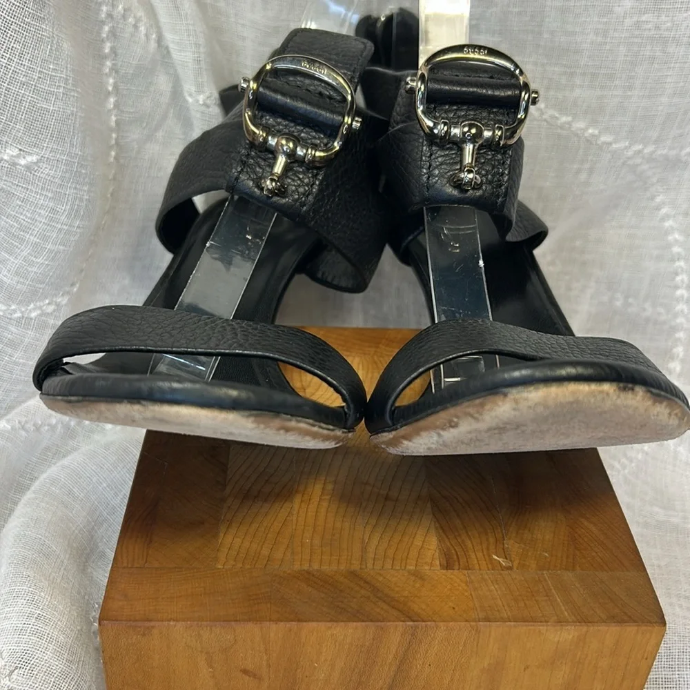 Gucci Elegant Black Stiletto Sandals with buckle - Picture 6 of 16